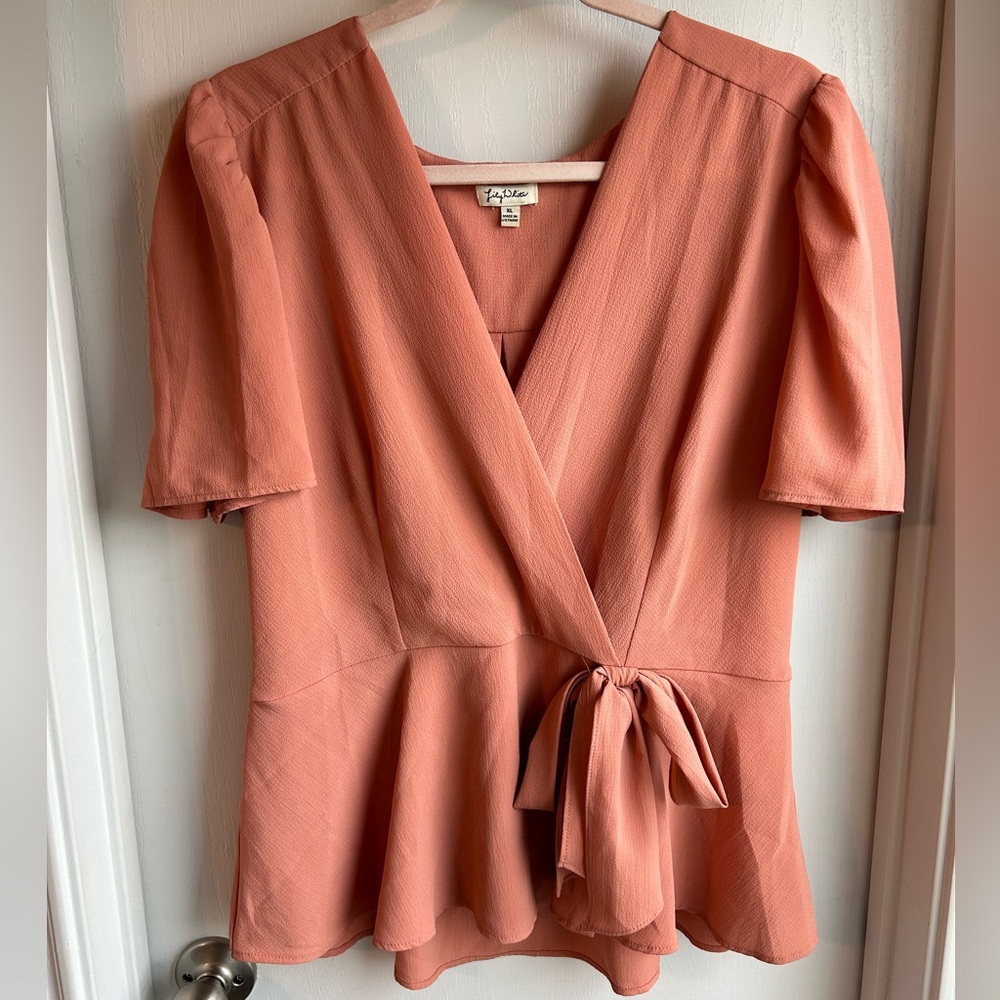 Lily White peach color blouse 🍑